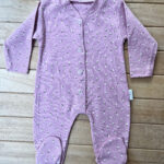 Minik Çiçek Desenli Gül Kurusu %100 Pamuk Ribana Dokulu Çıtçıtlı Uzun Kollu Fitilli Bebek Tulum