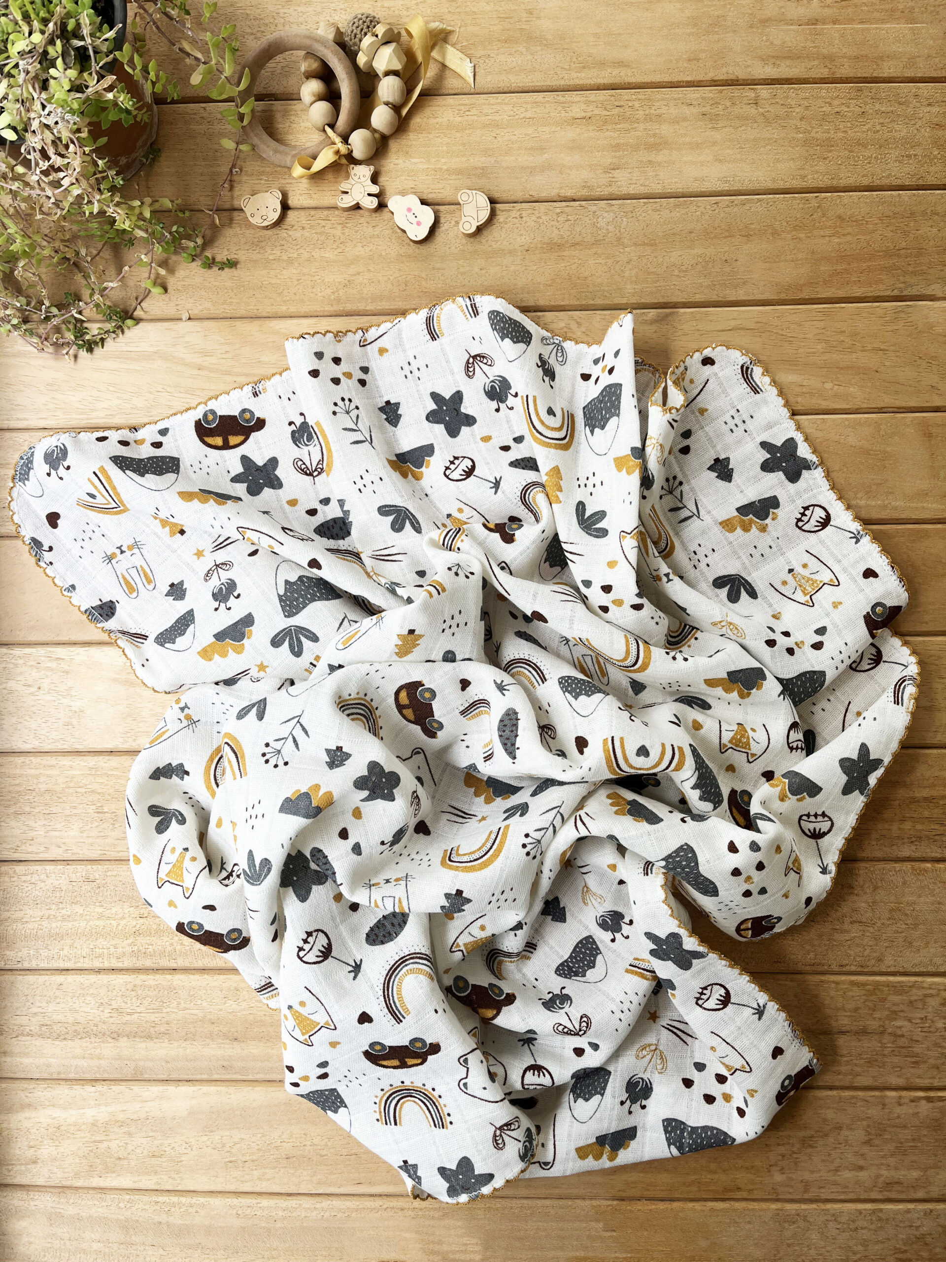 MM1113504 85x75cm Kenarı Oyalı Tilki ve Gökkuşağı Desenli Tek Katlı %100 Pamuk Müslin Battaniye - Görsel 1