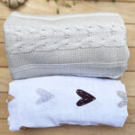 2'lü Kalpli Müslin Set(Bej Tek Kat Triko Zincir Battaniye &Tek Kat Kalp Müslin)