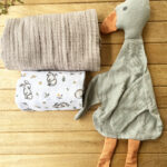 3'lü Uyku Arkadaslı  Tavşan Müslinli Set -Yeşil(1 Adet Yeşil Uyku Arkadaşı & 1 Adet Tek Katlı Bej Müslin &Tek Katlı Tavşan Müslin )